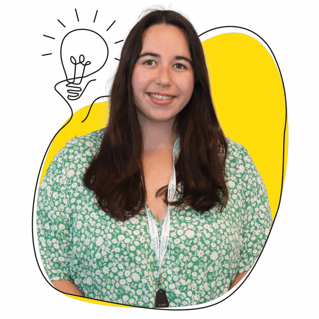 charlotte le bris chef de projets co3p fond jaune